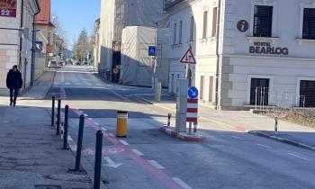 Središče Kočevja kmalu odprto za dvosmerni promet. Kdaj in za koliko...