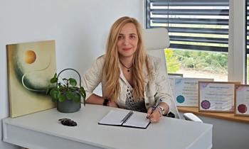 Andreja Vlašič Bižal o hipnozi, regresiji in tem, kar nosimo s seboj: Se odgovor na...