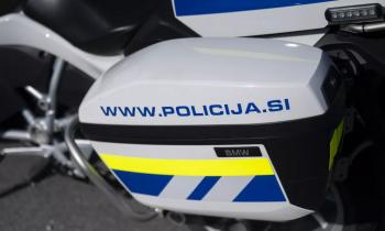Zaprta je glavna cesta Ljubljana–Kočevje pri Dolenji vasi