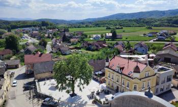 V Sloveniji 58 naselij brez enega samega prebivalca, največ v občini...
