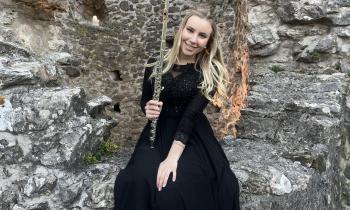 Maruša Gjerek – mlada kočevska virtuozinja, ki ljubezen do glasbe prenaša na...