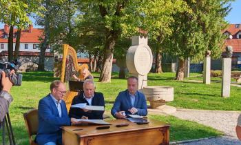 Park kulturnikov pred pomembnimi spremembami
